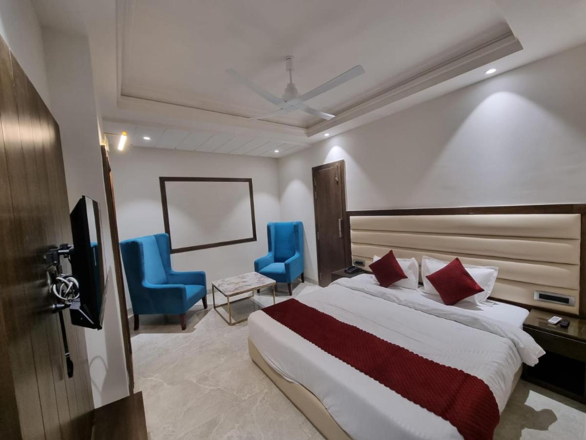 Luxe Resorts - Centrally Heated Air Conditioned Hotel In The Heart Of 카사울리 외부 사진