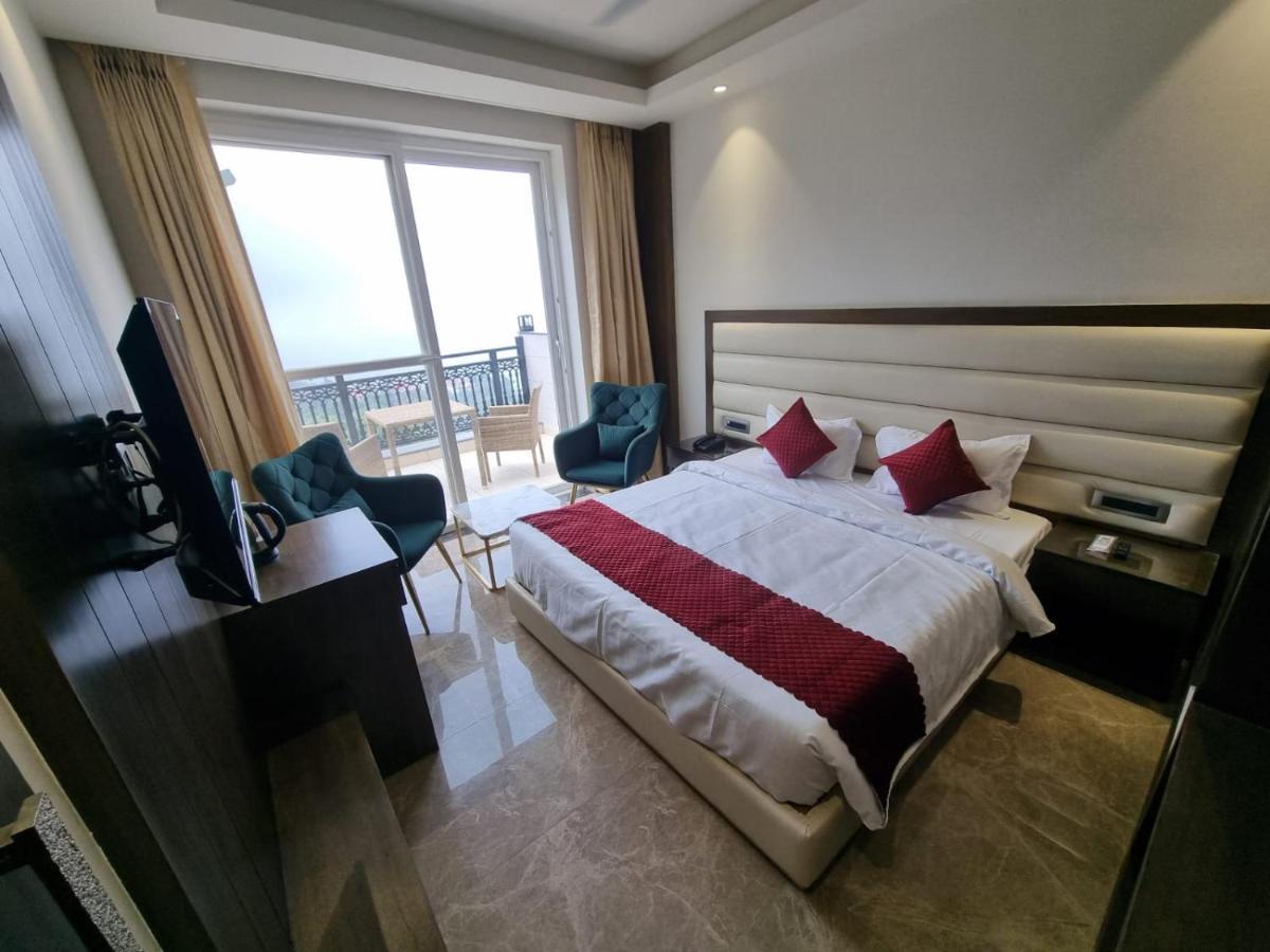 Luxe Resorts - Centrally Heated Air Conditioned Hotel In The Heart Of 카사울리 외부 사진