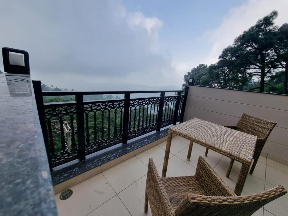 Luxe Resorts - Centrally Heated Air Conditioned Hotel In The Heart Of 카사울리 외부 사진