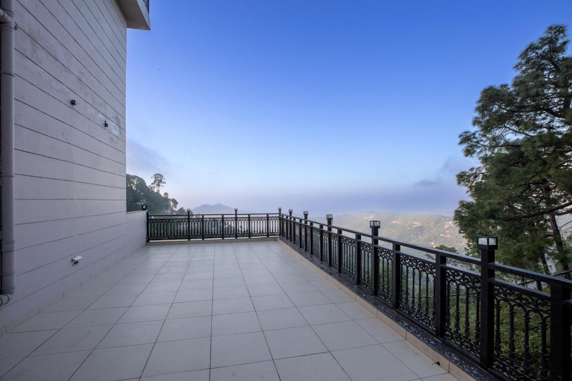 Luxe Resorts - Centrally Heated Air Conditioned Hotel In The Heart Of 카사울리 외부 사진