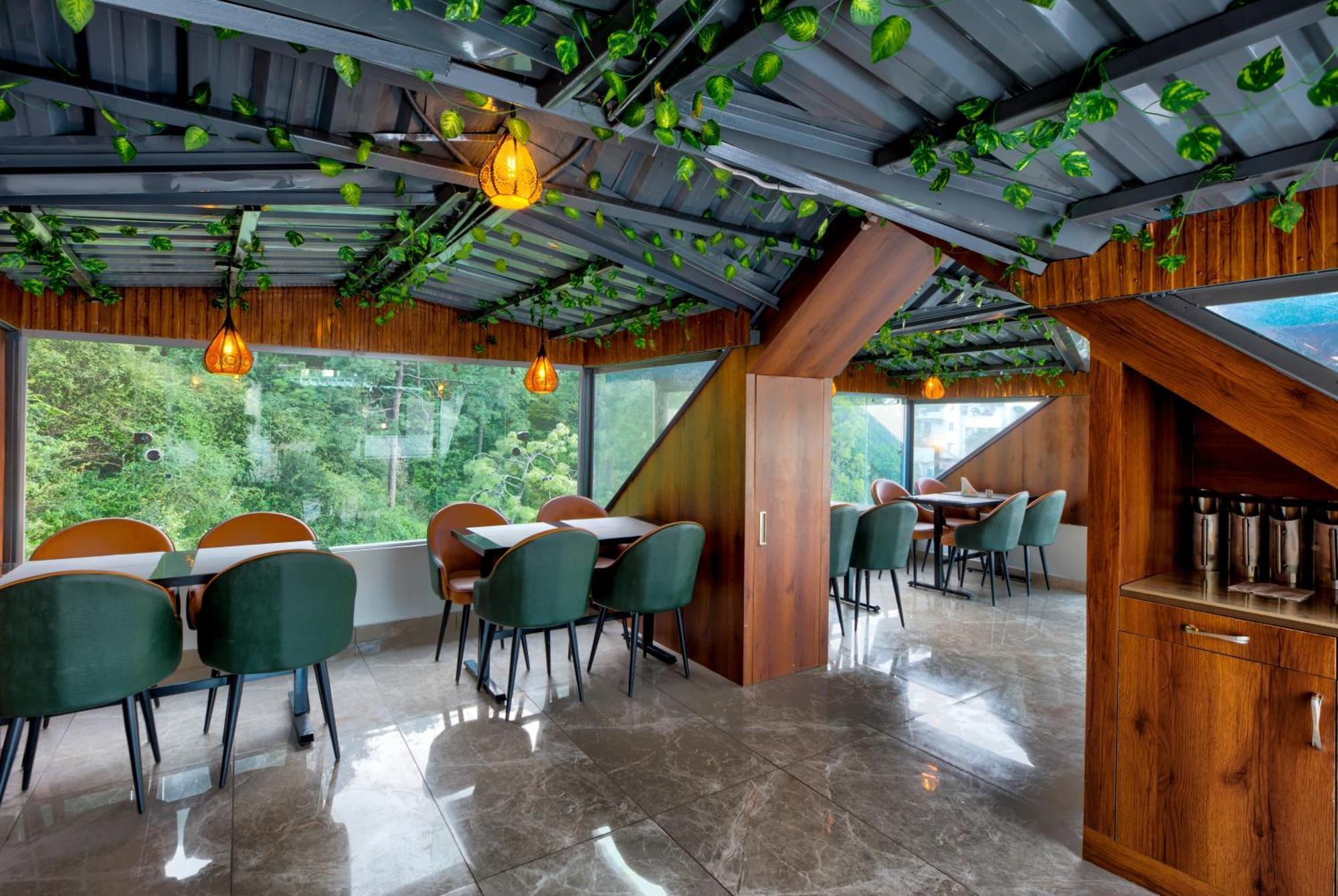 Luxe Resorts - Centrally Heated Air Conditioned Hotel In The Heart Of 카사울리 외부 사진