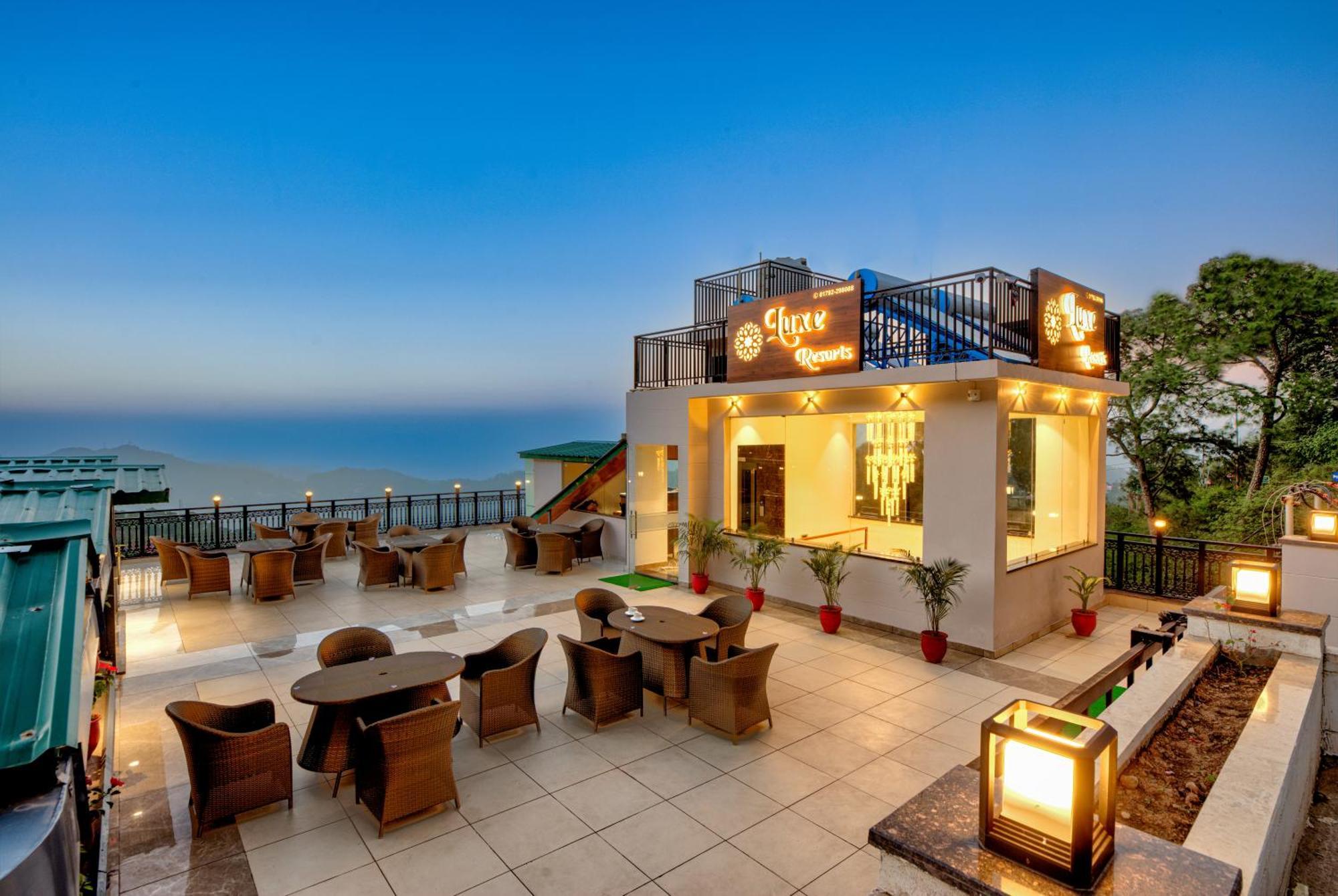 Luxe Resorts - Centrally Heated Air Conditioned Hotel In The Heart Of 카사울리 외부 사진