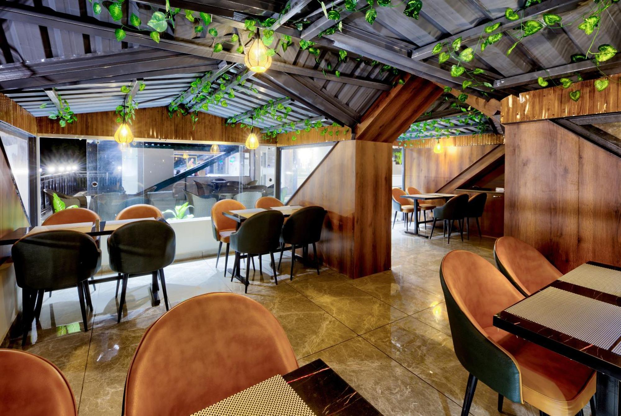 Luxe Resorts - Centrally Heated Air Conditioned Hotel In The Heart Of 카사울리 외부 사진
