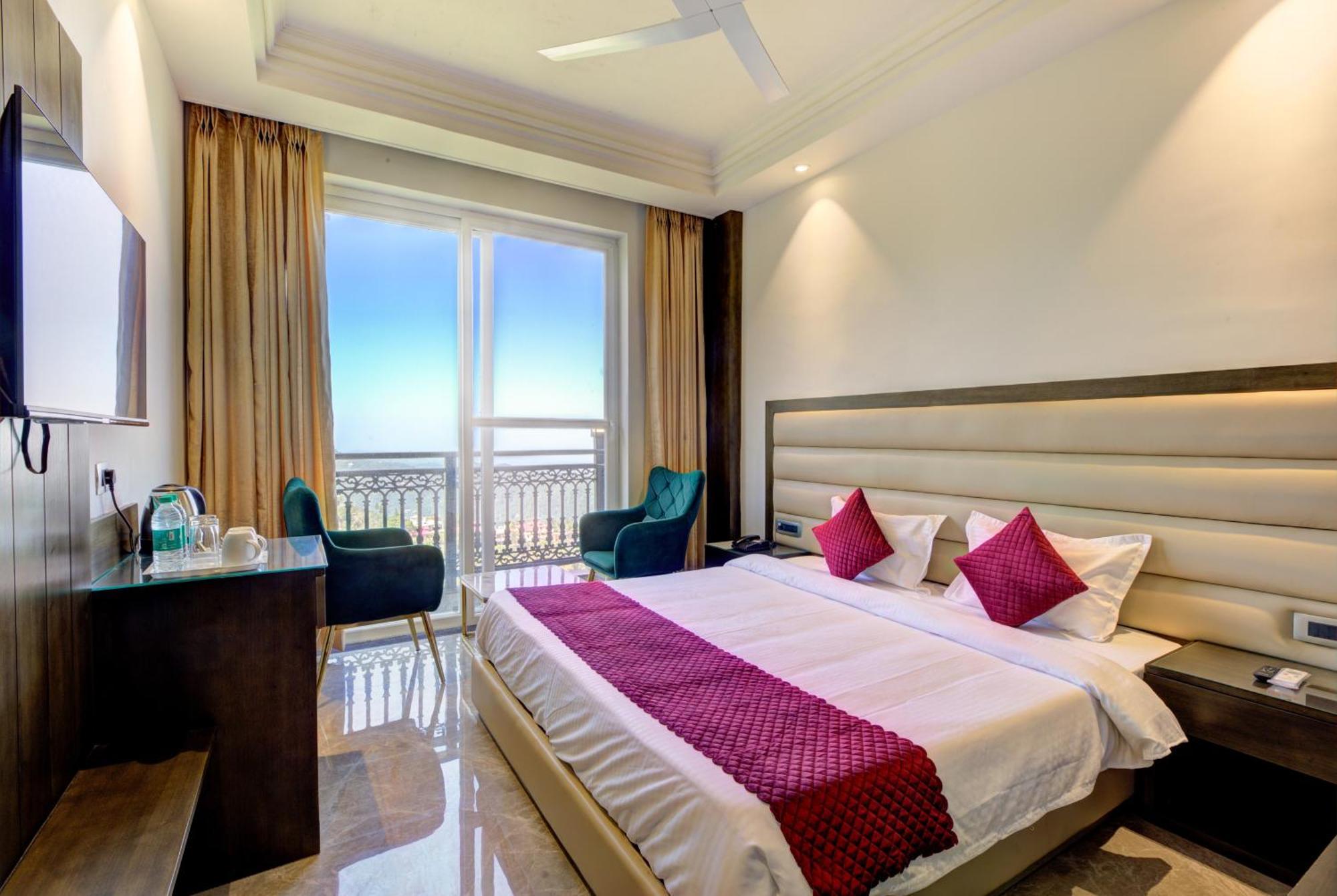 Luxe Resorts - Centrally Heated Air Conditioned Hotel In The Heart Of 카사울리 외부 사진