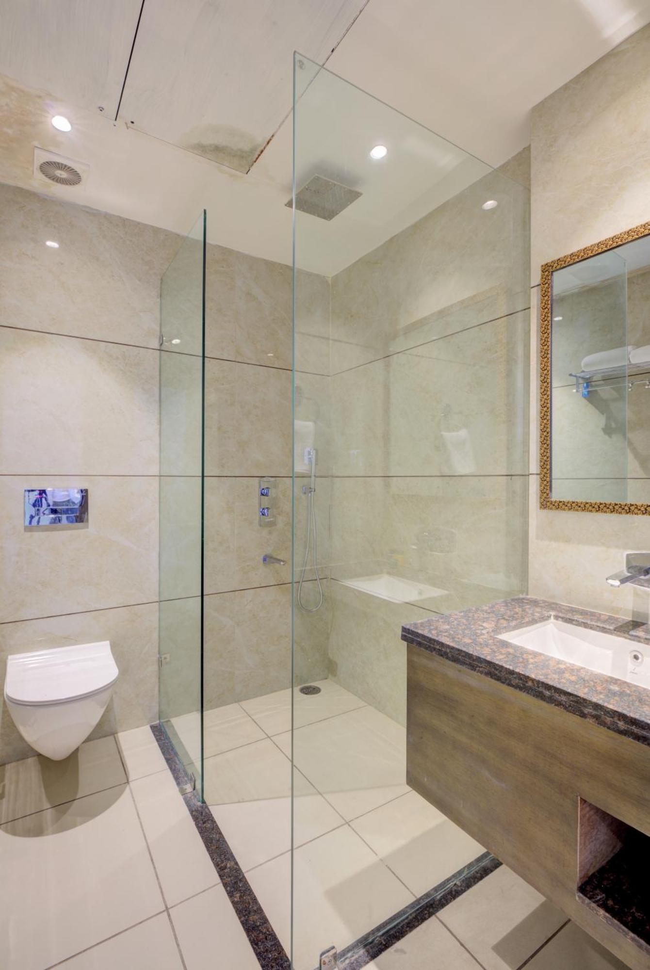 Luxe Resorts - Centrally Heated Air Conditioned Hotel In The Heart Of 카사울리 외부 사진