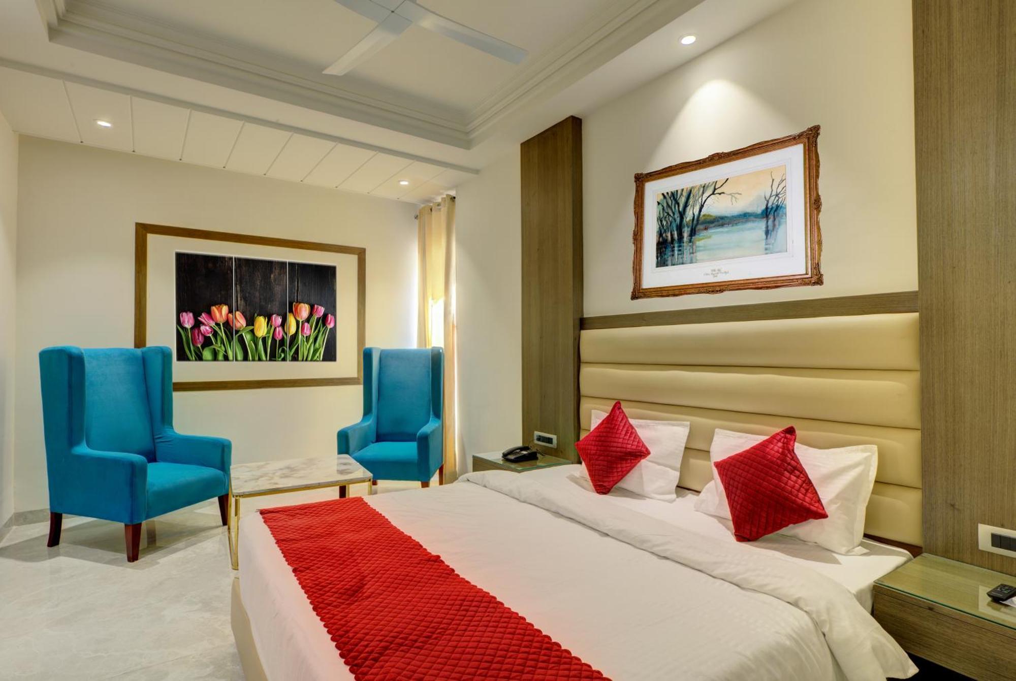 Luxe Resorts - Centrally Heated Air Conditioned Hotel In The Heart Of 카사울리 외부 사진