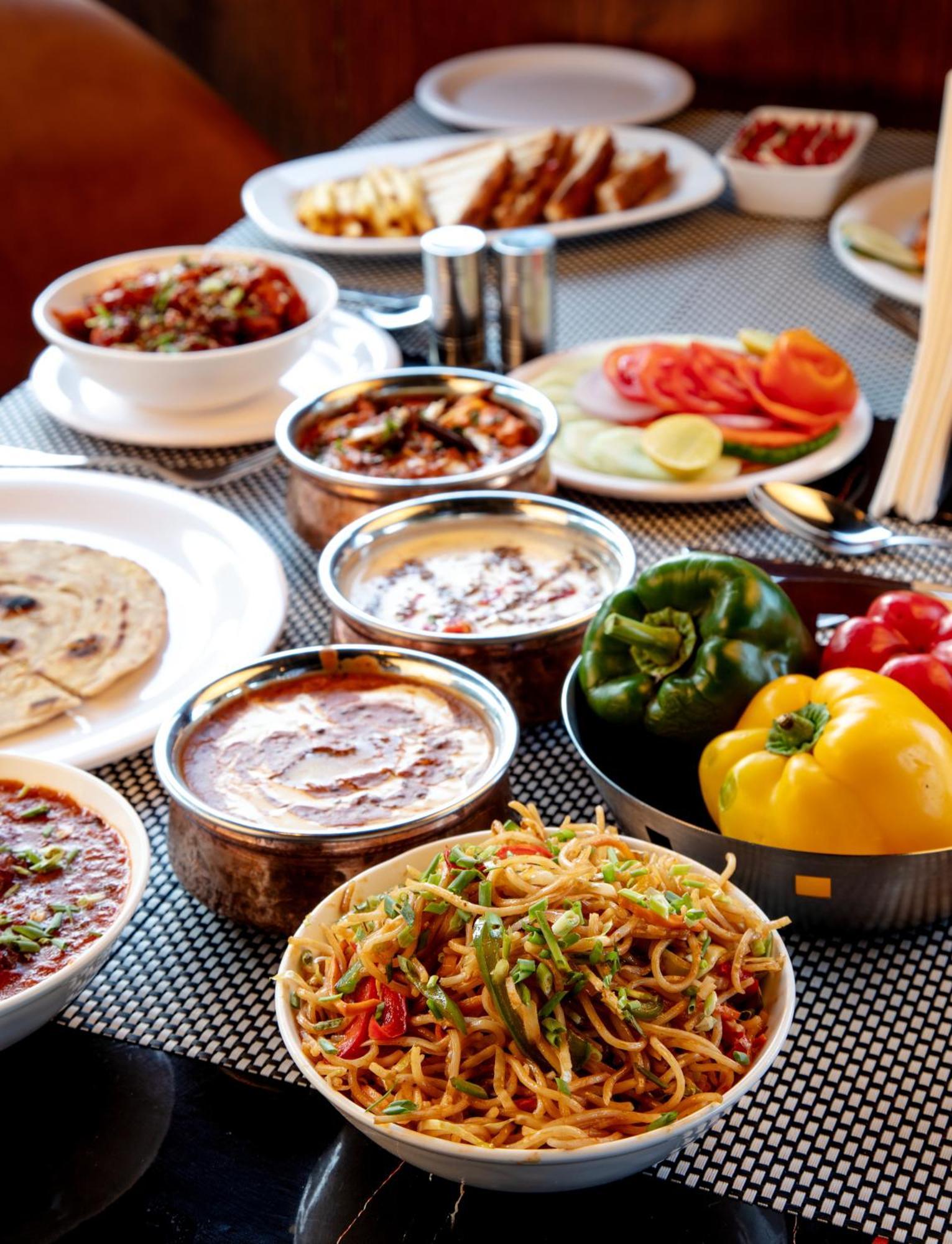 Luxe Resorts - Centrally Heated Air Conditioned Hotel In The Heart Of 카사울리 외부 사진